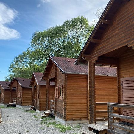 Gyopar Wooden Houses إذفوار المظهر الخارجي الصورة