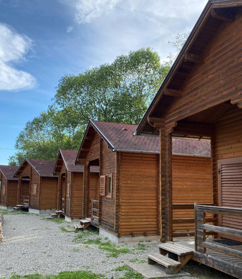 Gyopar Wooden Houses إذفوار المظهر الخارجي الصورة