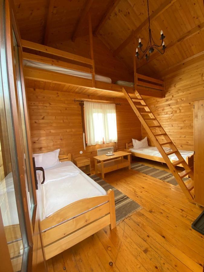 Gyopar Wooden Houses إذفوار المظهر الخارجي الصورة
